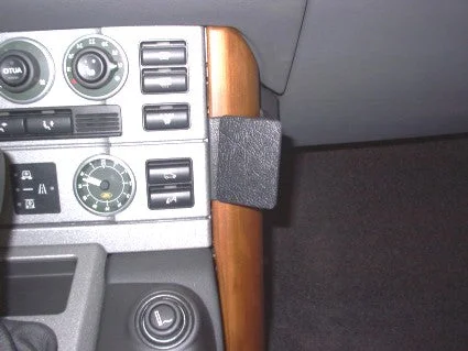 Angled Dash Mount for Land Rover Range Rover