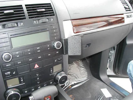 Angled Dash Mount for VW Touareg