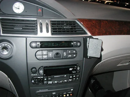 Angled Dash Mount for Chrysler Pacifica