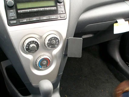 Angled Dash Mount for Toyota Yaris Sedan