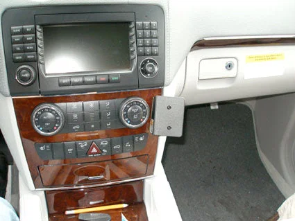 Angled Dash Mount for Mercedes Benz GL-Class