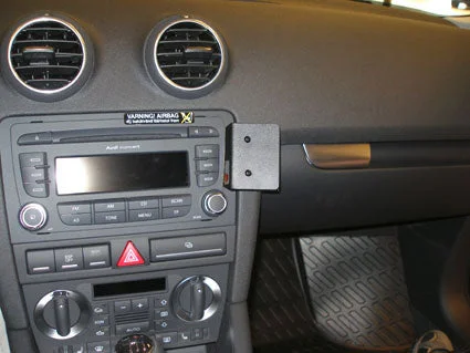 Angled Dash Mount for Audi A3, S3