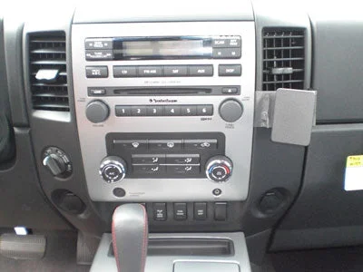 Angled Dash Mount for Nissan Titan