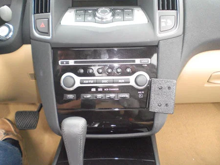 Angled Dash Mount for Nissan Maxima